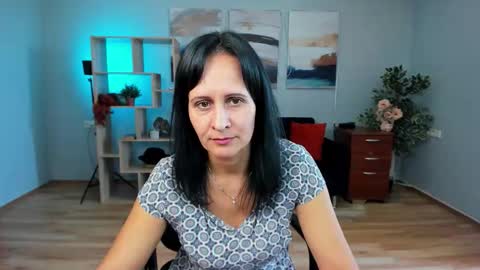 Snapshot of nina_evan chatting on September 9, 2025, 6:24 am Nina Evan online show from September 9, 2025, 6:24 am