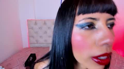 Nina Fox  online show from January 13, 2026, 3:50 pm