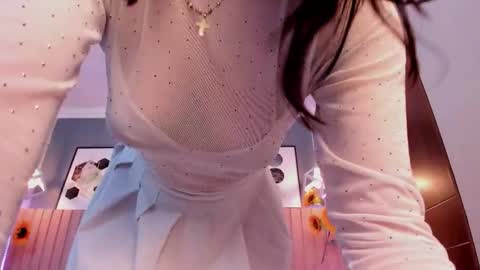 nina_ford_ online show from November 4, 2025, 3:05 am