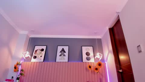 nina_ford_ online show from April 30, 2026, 3:13 am