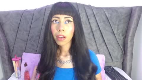 nina_fox69 online show from September 13, 2025, 12:27 pm