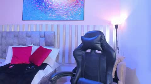 nina_glow_ online show from February 28, 2026, 11:44 am