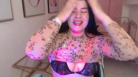 Nina online show from December 2, 2025, 1:05 pm