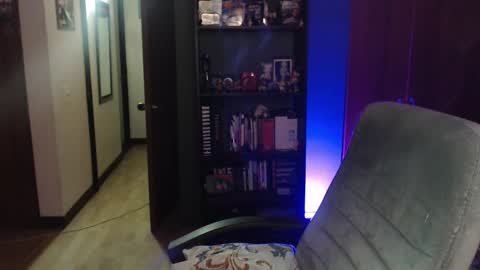 Nina Moon online show from February 6, 2026, 2:05 am