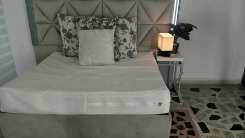  Nina  online show from October 11, 2025, 8:40 pm