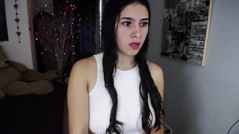 Nina online show from December 17, 2025, 12:33 pm