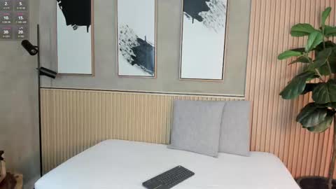 Snapshot of nina_soul chatting on October 5, 2025, 12:25 pm NINA online show from October 5, 2025, 12:25 pm