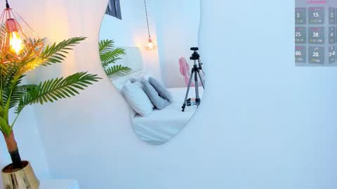 Nina online show from October 18, 2025, 5:57 pm