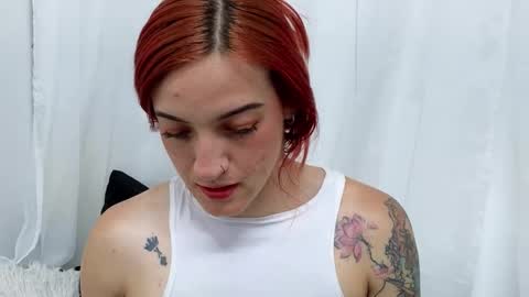 Snapshot of ninaa_fox chatting on September 10, 2025, 5:02 pm Ninaa fox online show from September 10, 2025, 5:02 pm