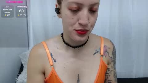 Snapshot of ninaa_fox chatting on October 28, 2025, 3:25 pm Ninaa fox online show from October 28, 2025, 3:25 pm