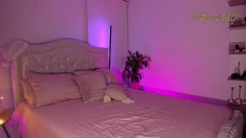 Snapshot of ninaa_sky chatting on December 4, 2025, 12:31 am online show from December 4, 2025, 12:31 am