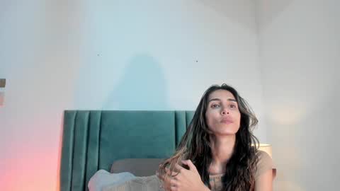 Nina online show from December 22, 2024, 2:16 pm