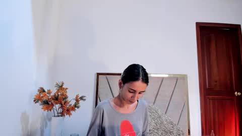 Nina online show from March 4, 2025, 6:18 pm