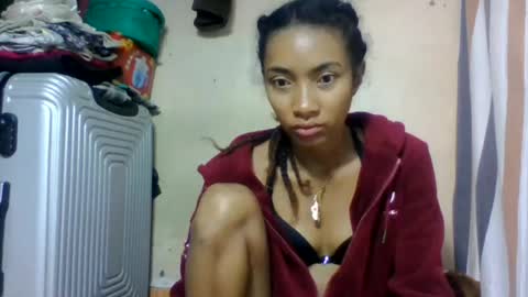 ninaeaa online show from June 15, 2026, 3:42 am