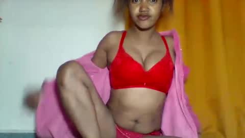 ninah_rise online show from September 22, 2025, 1:02 pm