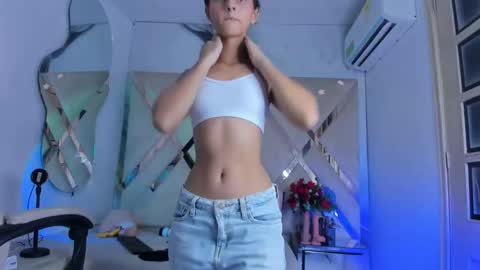 ninahtx online show from September 14, 2025, 9:25 pm