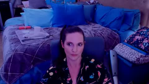 Nina Jaymes online show from May 1, 2026, 1:21 am