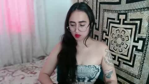 Snapshot of ninakravtz chatting on October 4, 2025, 2:59 pm N I N A online show from October 4, 2025, 2:59 pm