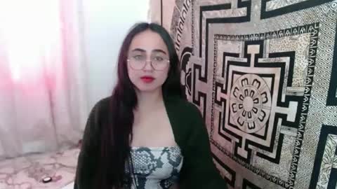 Snapshot of ninakravtz chatting on October 6, 2025, 4:59 pm N I N A online show from October 6, 2025, 4:59 pm