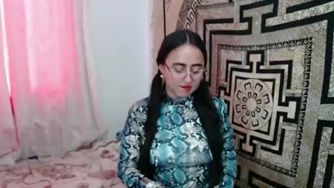 Snapshot of ninakravtz chatting on October 8, 2025, 3:09 pm N I N A online show from October 8, 2025, 3:09 pm