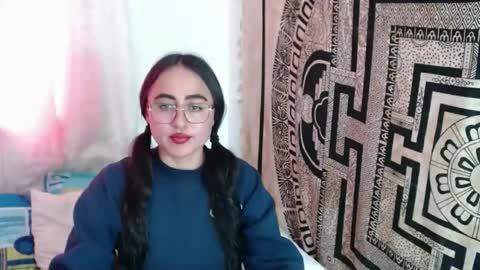 Snapshot of ninakravtz chatting on October 20, 2025, 5:35 pm N I N A online show from October 20, 2025, 5:35 pm