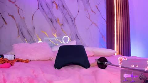 nina online show from October 30, 2025, 3:13 pm