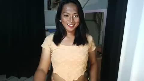 Snapshot of ninaliciousness chatting on October 23, 2025, 1:38 am Nina online show from October 23, 2025, 1:38 am