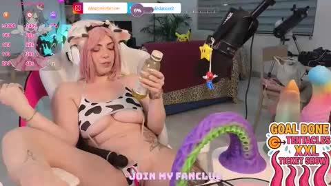 Snapshot of ninapoledance chatting on September 29, 2025, 6:57 pm Nina online show from September 29, 2025, 6:57 pm