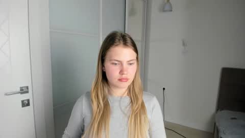 ninarihh online show from February 27, 2025, 6:09 pm