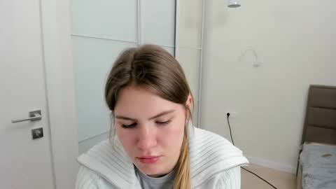 ninarihh online show from March 4, 2025, 2:21 pm