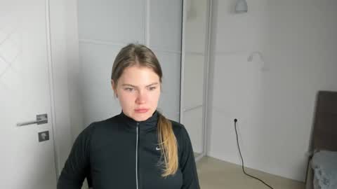 ninarihh online show from March 5, 2025, 2:01 pm