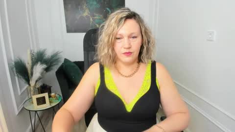 ninastarle online show from April 10, 2026, 4:50 am