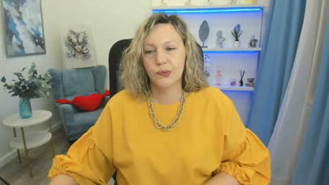 ninastarle online show from April 16, 2026, 4:35 am