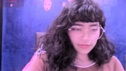 Nina online show from October 1, 2025, 4:02 pm