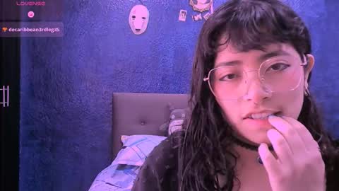 Nina online show from October 4, 2025, 4:27 pm