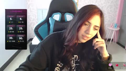 Snapshot of ninfa_ch chatting on December 23, 2024, 3:01 pm Ninfa online show from December 23, 2024, 3:01 pm