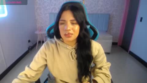 Snapshot of ninfa_ch chatting on February 4, 2025, 11:16 am Ninfa online show from February 4, 2025, 11:16 am