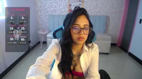 Snapshot of ninfa_ch chatting on February 25, 2025, 9:13 pm Ninfa online show from February 25, 2025, 9:13 pm