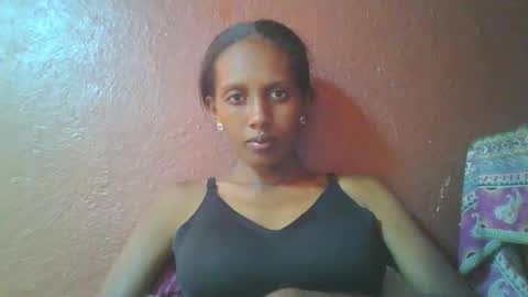 ninie246746 online show from January 4, 2025, 12:49 pm