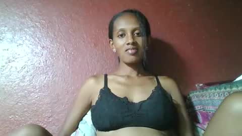 ninie246746 online show from February 20, 2025, 2:24 pm