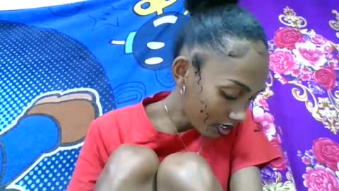 ninie246746 online show from June 14, 2026, 6:15 am