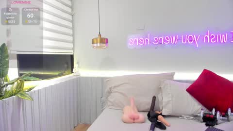 Ninna  online show from December 15, 2024, 11:23 am