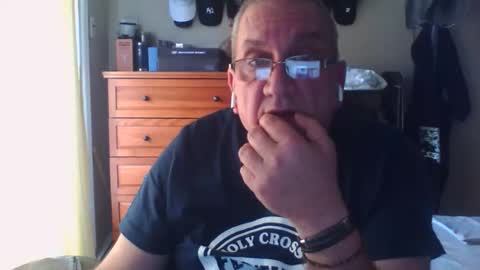 Dennis online show from November 25, 2025, 3:34 pm