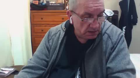 Dennis online show from December 4, 2025, 7:22 pm