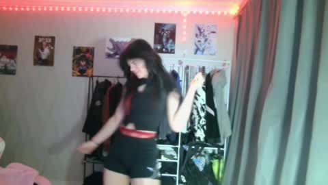 Snapshot of nishazenisek chatting on May 23, 2026, 6:34 pm Alice online show from May 23, 2026, 6:34 pm