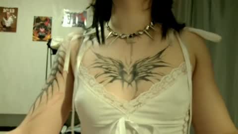 Snapshot of nishazenisek chatting on May 28, 2026, 4:15 pm Alice online show from May 28, 2026, 4:15 pm