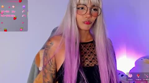 Nix  online show from October 22, 2025, 1:06 am