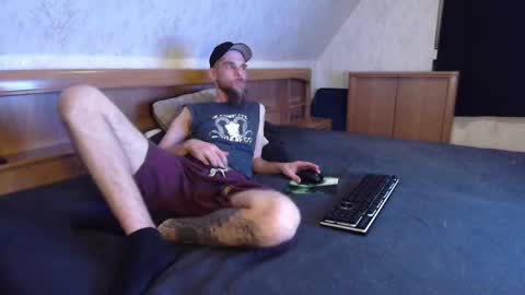 nixan85 online show from September 22, 2025, 9:17 pm