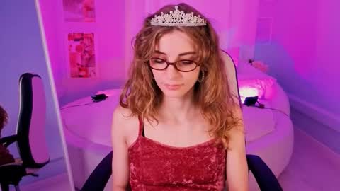 Nixie Pixie online show from September 10, 2025, 2:06 pm