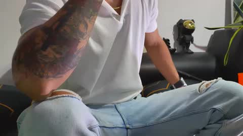 Nicolas Muscle online show from September 20, 2025, 4:02 am